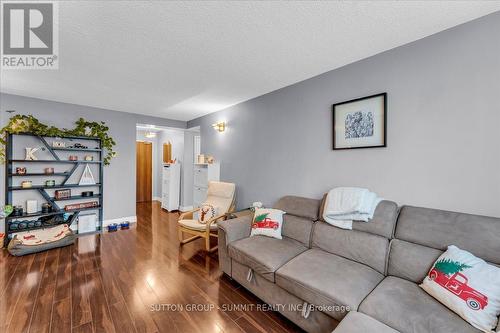 206 - 2556 Argyle Road, Mississauga, ON - Indoor Photo Showing Living Room