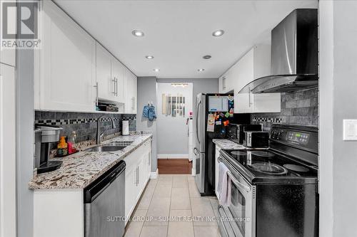 206 - 2556 Argyle Road, Mississauga, ON - Indoor Photo Showing Kitchen