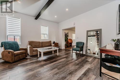 335 Leopold St Street, North Huron, ON - Indoor Photo Showing Living Room