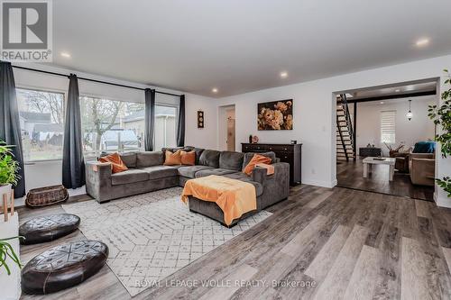 335 Leopold St Street, North Huron, ON - Indoor Photo Showing Living Room