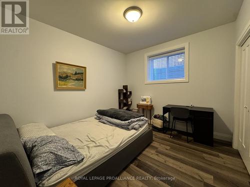 B - 74 Dewal Place, Belleville, ON - Indoor Photo Showing Bedroom