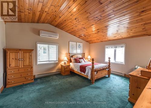 2102 Lakeshore Drive, Ramara, ON - Indoor Photo Showing Bedroom