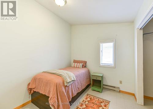 2102 Lakeshore Drive, Ramara, ON - Indoor Photo Showing Bedroom