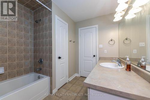 311 Andrews Trail, Milton, ON - Indoor Photo Showing Bathroom