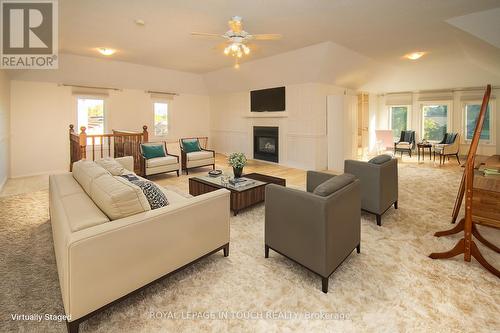 14 Marsh Harbour, Aurora, ON - Indoor Photo Showing Living Room With Fireplace