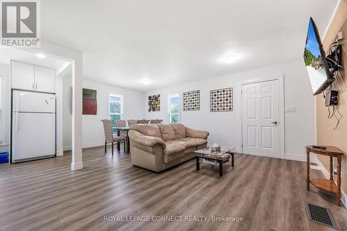 112922 Highway 7, Addington Highlands, ON - Indoor Photo Showing Living Room