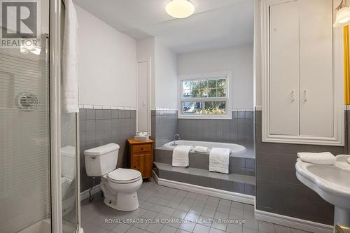 45 Beach View Crescent, Toronto, ON - Indoor Photo Showing Bathroom