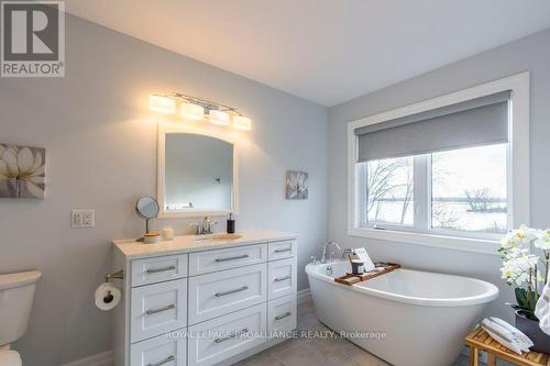 1647 Lakeside Drive, Prince Edward County (Ameliasburgh), ON - Indoor Photo Showing Bathroom