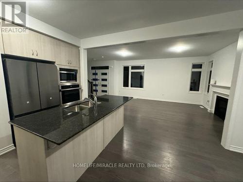 98 Keppel Circle, Brampton, ON - Indoor Photo Showing Kitchen With Double Sink