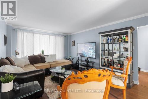 47 Tripp Boulevard, Quinte West, ON - Indoor Photo Showing Living Room