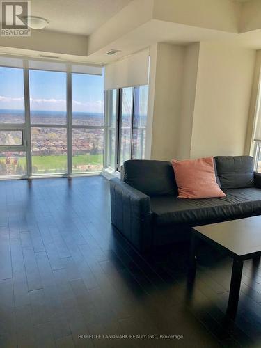 4011 Brickstone Mews, Mississauga, ON - Indoor Photo Showing Living Room