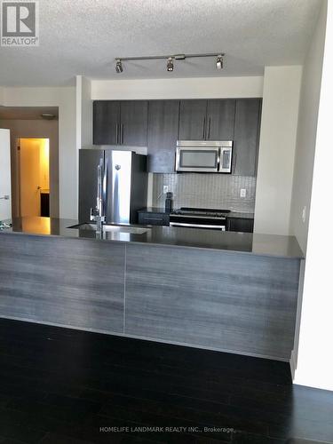 4011 Brickstone Mews, Mississauga, ON - Indoor Photo Showing Kitchen