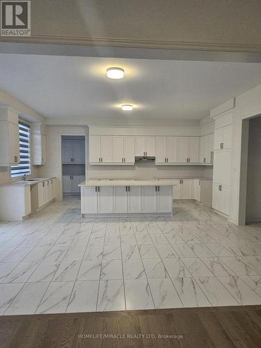 45 Bellflower Crescent, Adjala-Tosorontio, ON - Indoor Photo Showing Kitchen