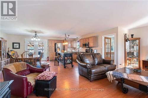 19855 Maple Road, South Glengarry, ON - Indoor Photo Showing Living Room