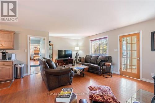 19855 Maple Road, South Glengarry, ON - Indoor Photo Showing Living Room