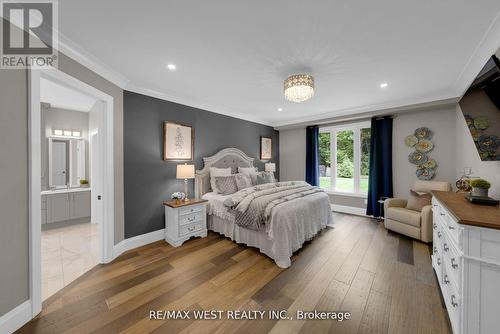 7 Loftus Road, Springwater, ON - Indoor Photo Showing Bedroom