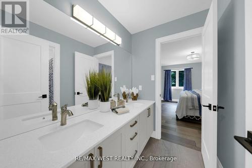 7 Loftus Road, Springwater, ON - Indoor Photo Showing Bathroom