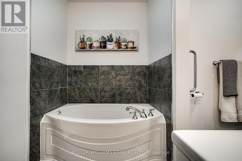 106 - 2301 Cavendish Drive, Burlington, ON - Indoor Photo Showing Bathroom