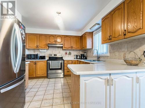 433 Silverthorne Crescent, Mississauga, ON - Indoor Photo Showing Kitchen