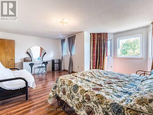 433 Silverthorne Crescent, Mississauga, ON - Indoor Photo Showing Bedroom