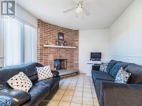 433 Silverthorne Crescent, Mississauga, ON - Indoor Photo Showing Living Room With Fireplace