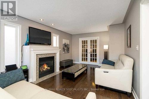 10 Forsyth Crescent, Halton Hills, ON - Indoor Photo Showing Living Room With Fireplace