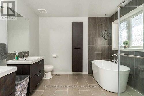 10 Forsyth Crescent, Halton Hills, ON - Indoor Photo Showing Bathroom