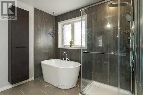 10 Forsyth Crescent, Halton Hills, ON - Indoor Photo Showing Bathroom