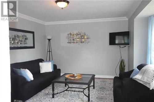 206 Rhine Avenue, London, ON - Indoor Photo Showing Living Room