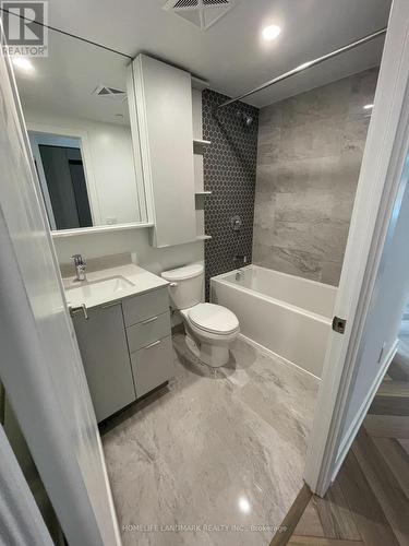 509 - 8 Cedarland Drive, Markham, ON - Indoor Photo Showing Bathroom