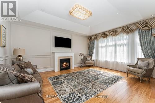 26 Winterlude Court, Vaughan, ON - Indoor Photo Showing Living Room With Fireplace