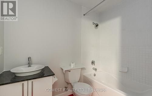 201 - 369 Sorauren Avenue, Toronto, ON - Indoor Photo Showing Bathroom