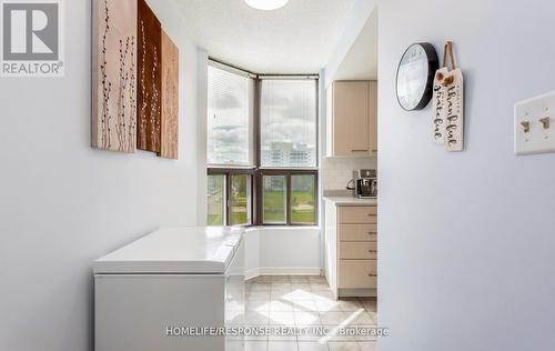 409 - 25 Agnes Street, Mississauga, ON - Indoor