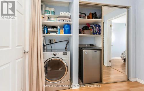 409 - 25 Agnes Street, Mississauga, ON - Indoor Photo Showing Laundry Room