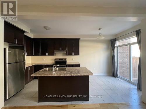 31 Talence Drive, Hamilton, ON - Indoor Photo Showing Kitchen With Double Sink