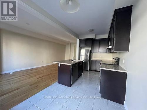 31 Talence Drive, Hamilton, ON - Indoor Photo Showing Kitchen