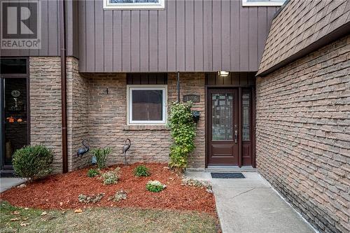 View of front entry - 2301 Cavendish Drive Unit# 106, Burlington, ON - Outdoor