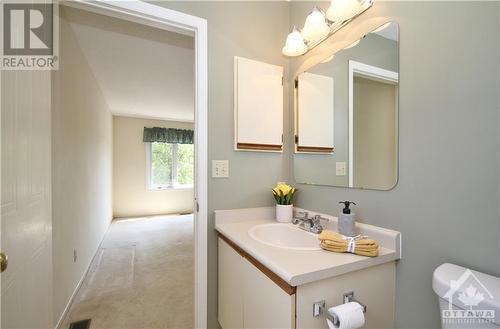 11 Tanner Crescent, Kanata, ON - Indoor Photo Showing Bathroom