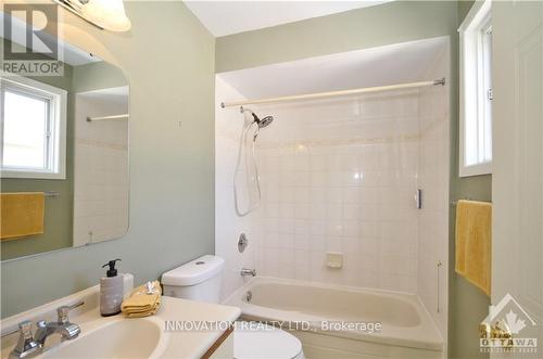 11 Tanner Crescent, Ottawa, ON - Indoor Photo Showing Bathroom