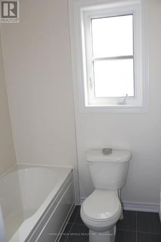 50 Meadowsweet Lane, Richmond Hill, ON - Indoor Photo Showing Bathroom