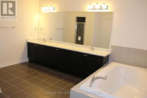 50 Meadowsweet Lane, Richmond Hill, ON - Indoor Photo Showing Bathroom