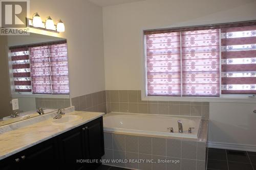 50 Meadowsweet Lane, Richmond Hill, ON - Indoor Photo Showing Bathroom