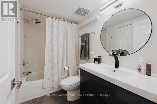 601 - 1701 Lampman Avenue, Burlington, ON - Indoor Photo Showing Bathroom