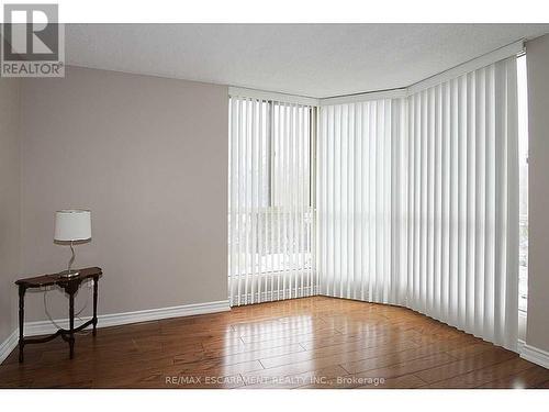 404 - 1237 North Shore Boulevard, Burlington, ON - Indoor Photo Showing Other Room