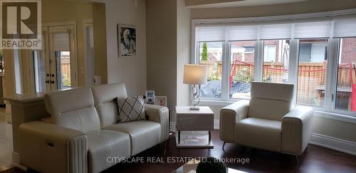 64 Burlwood Road, Brampton, ON - Indoor Photo Showing Living Room