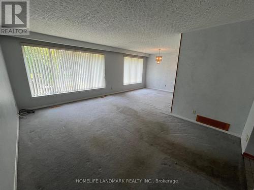 39 Langfield Crescent, Toronto, ON - Indoor Photo Showing Other Room