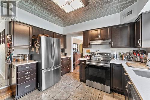 2337 Rossini, Windsor, ON - Indoor Photo Showing Kitchen