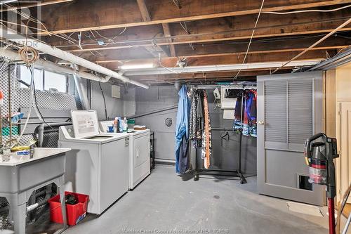 2337 Rossini, Windsor, ON - Indoor Photo Showing Laundry Room