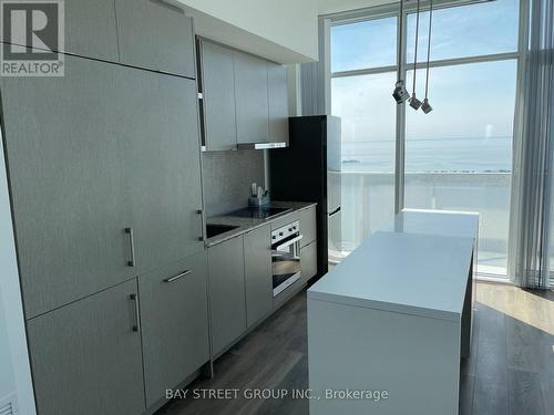 7310 - 88 Harbour Street, Toronto, ON - Indoor Photo Showing Kitchen