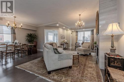 311 - 430 Pearl Street, Burlington, ON - Indoor Photo Showing Living Room